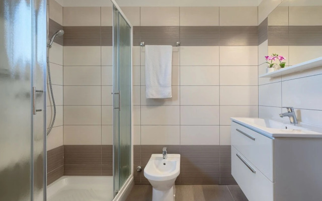 Linden Tree Pula in Pula