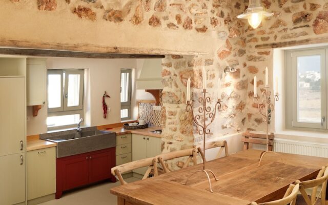 Themonies Luxury Suites
