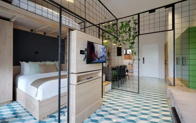 w Comfy Loft in Santa Ana