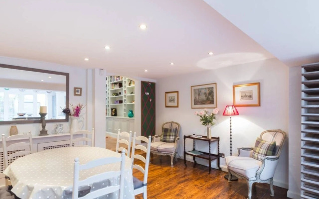 Fulham 4-bed House & Garden Near Tube