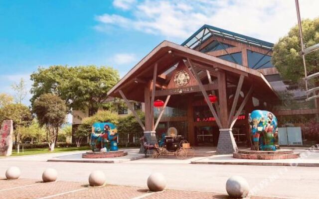 Sanjiang Forest Hot Spring Dumashi Hotel