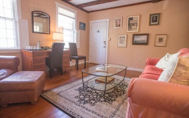 Howland House Inn