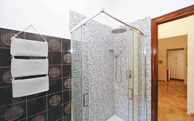 Trastevere Apartment with Patio