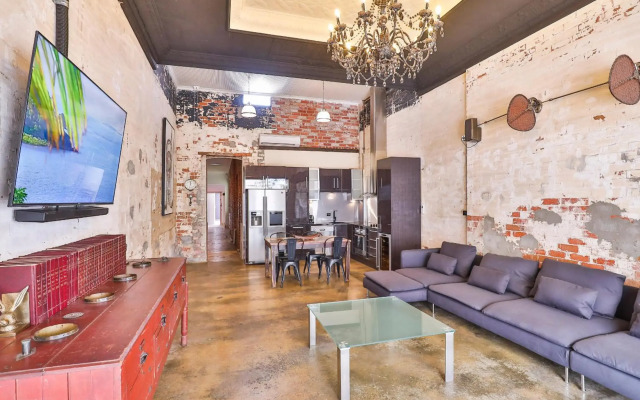 Indulge Apartments - Eighth Street