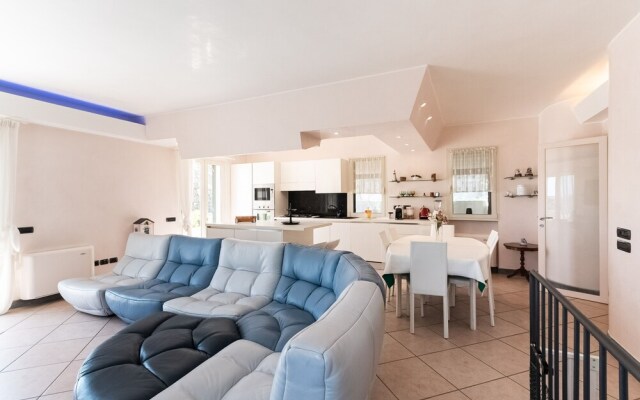 Villa Riviera- Bluchalet