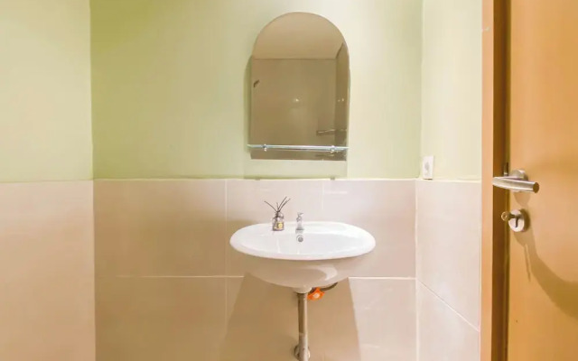 Homey And Comfort Living 2Br At Meikarta Apartment