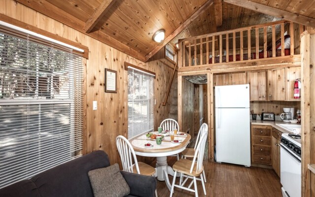 411apvillage24avncb - Aloft Cabin