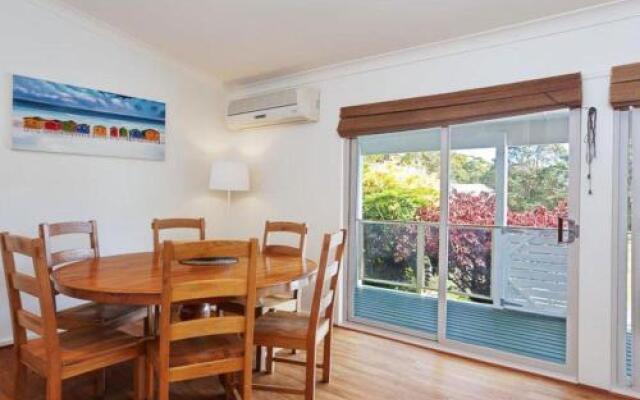 Castaways' 36 Cromarty Road - Beachfront House