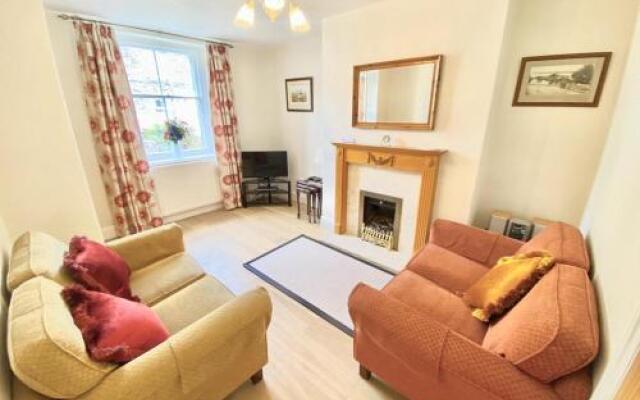 1 Catherine Cottages