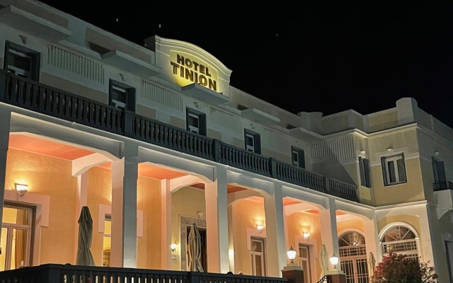 Tinion Hotel