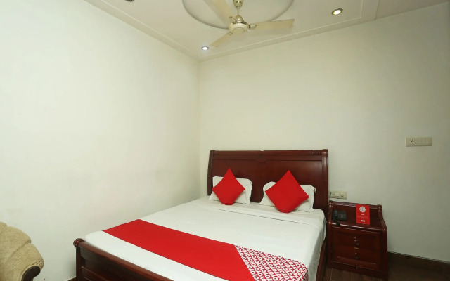 OYO 18429 Hotel Sai President