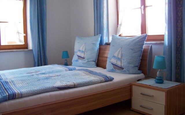 Dreimäderlhaus Rieden