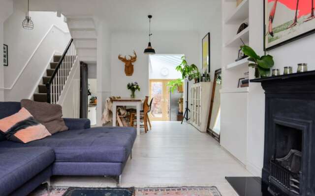 3 Bedroom House In Heart Of Stoke Newington