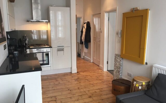 Modern 2bed in Brook Green/ Olympia