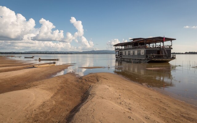 The Vat Phou Cruise