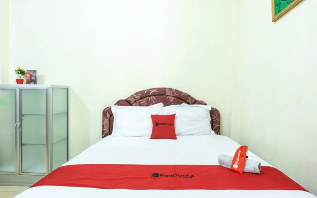 J Hotel by RedDoorz