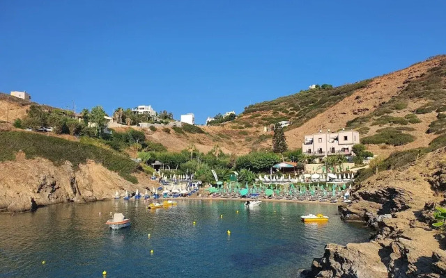 Evita Studios & Apartments