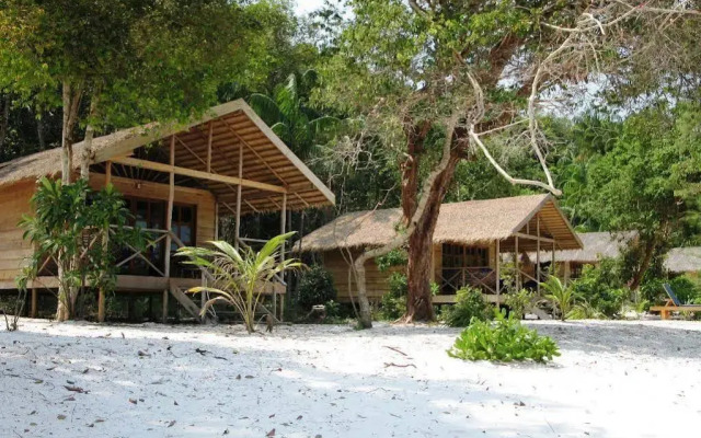 Saracen Bay Resort