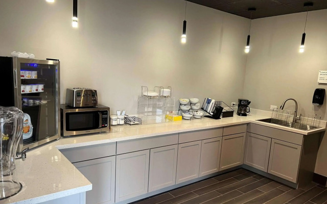 Ramada by Wyndham Studio Suites Dothan