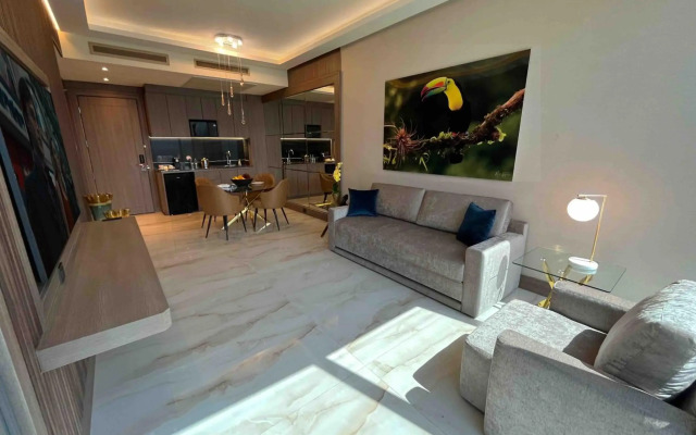 Safi Royal Luxury Metropolitan
