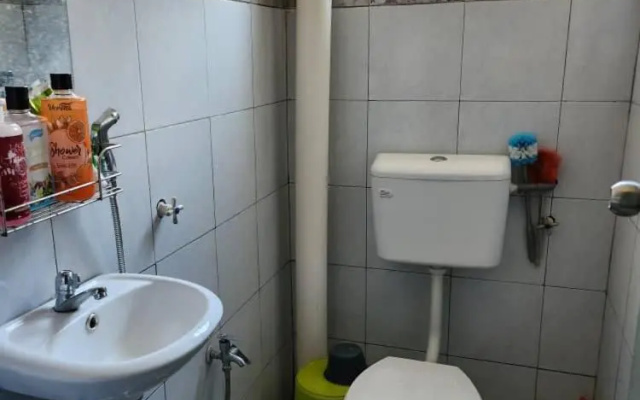 COZY COTTAGE KLIA SEPANG with AIRCONDS & FREE Wi-Fi – Bathroom – Sepang