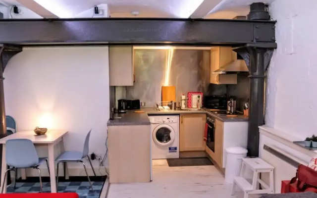 The Old Whisky Bond Studio Apartment