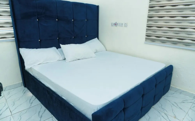 Charming 3-bed Apartment in Transe Ekulu Phase 6