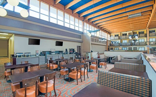 Ramada Plaza & Conference Center by Wyndham Gillette