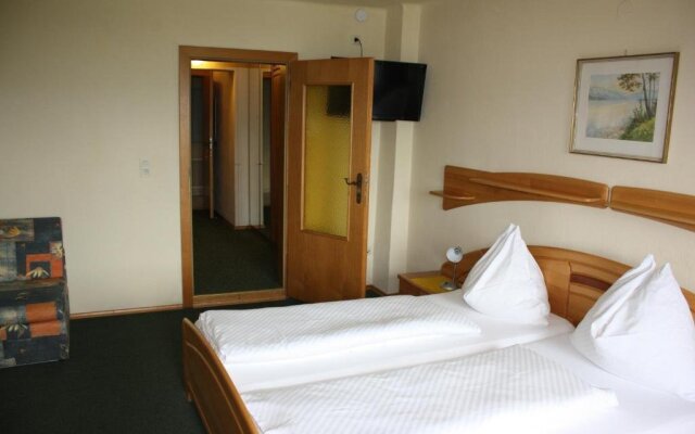 Pension Rosenauer Zimmer & Ferienwohnungen