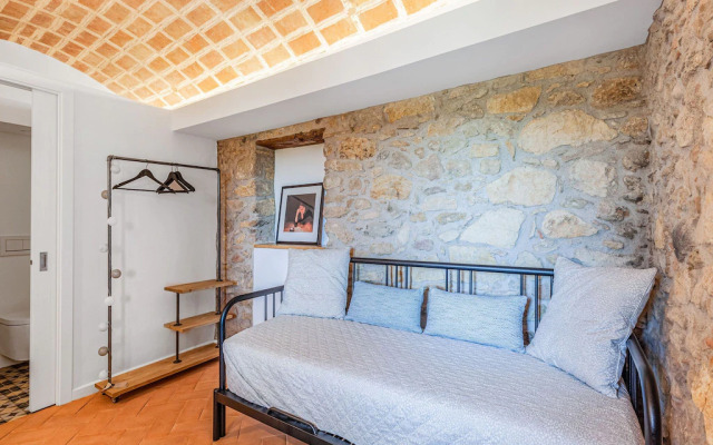 Charming Holiday Home in Vulpellac with Shared Pool