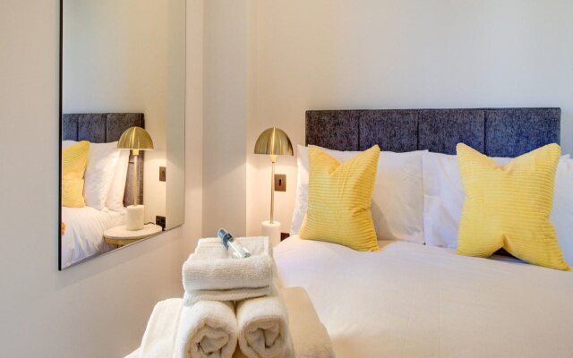 Hybrid Resi Canary Wharf