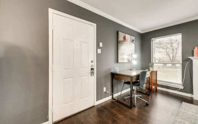 1BD Condo Pool South Irving I40