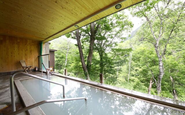 Shigakogen Milky Hot Spring Keikokunoyu