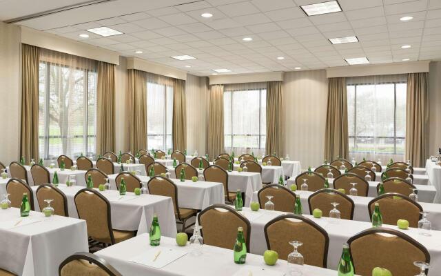 DoubleTree by Hilton Detroit Novi