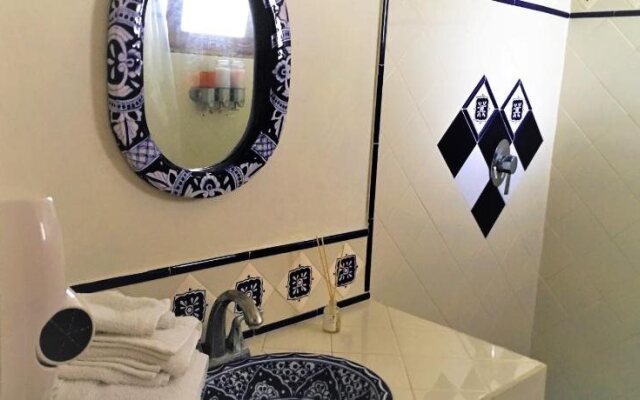 Perla Real Inn