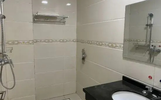 Jingxi Golden Moon Hotel