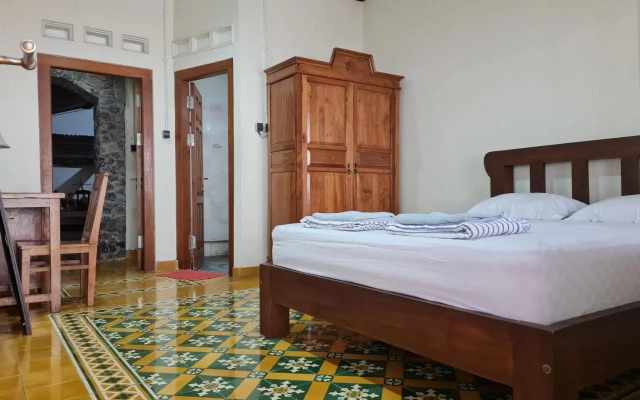 Omah Pitoe Guest House
