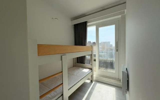 Stylish 3-bedroom Apartment With sea View