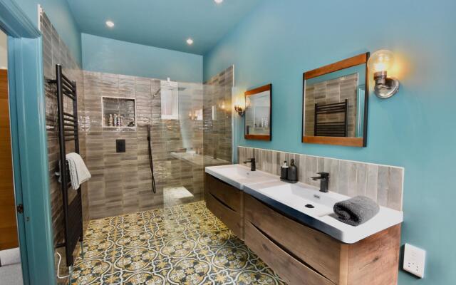 Blenheim House a Seaside Home for 12