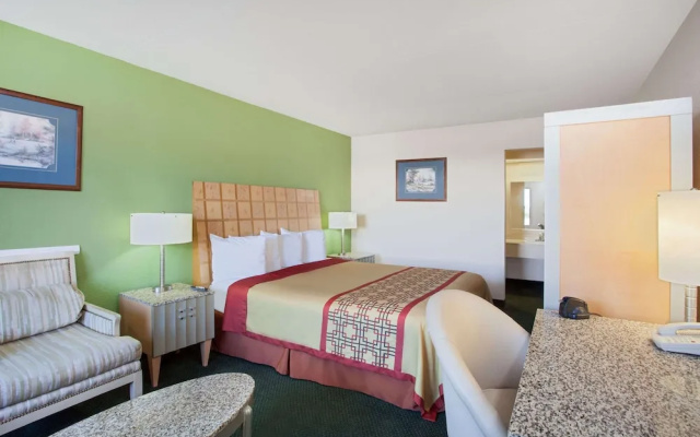 Days Inn By Wyndham Greeneville Tn