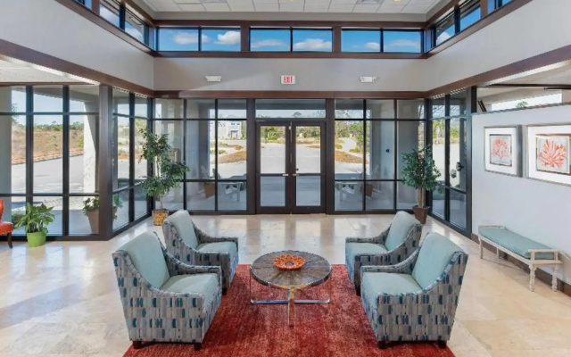 Barefoot Resort & Yacht Club