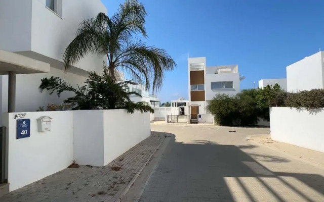 Elite Blu Heights Villa