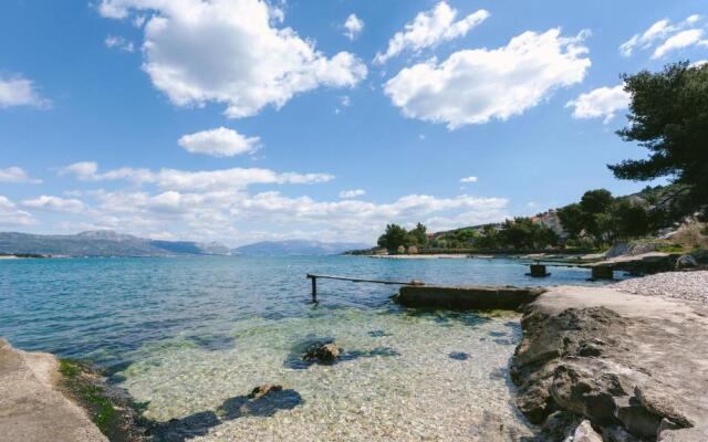 Apartments Ivica - 150m from sea