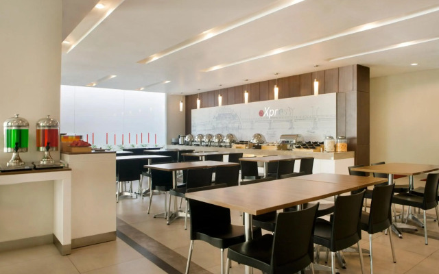Amaris Hotel Darmo - Surabaya