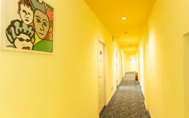 Bengbu Le 8 Hotel Chain (Baolong City Plaza)