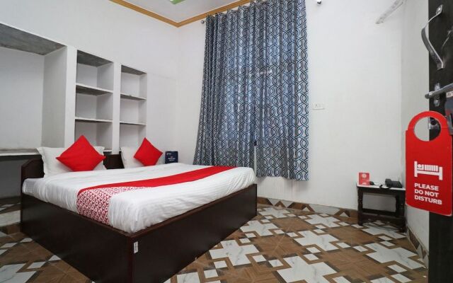 OYO 23121 Hotel 4 U