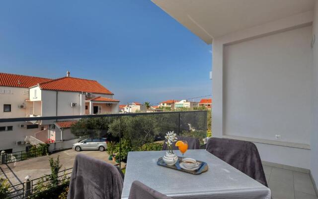 Apartments Čobrnić