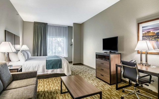 The Riverview Inn & Suites, an Ascend Hotel Collection Member