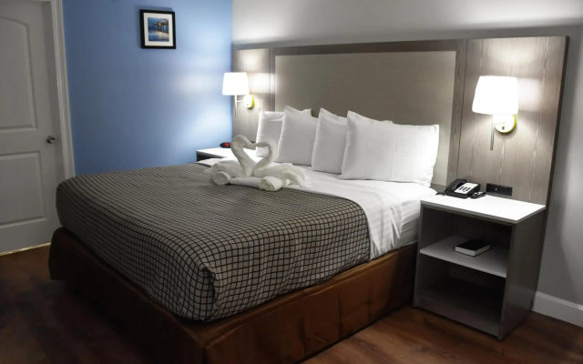 Destin Inn and Suites
