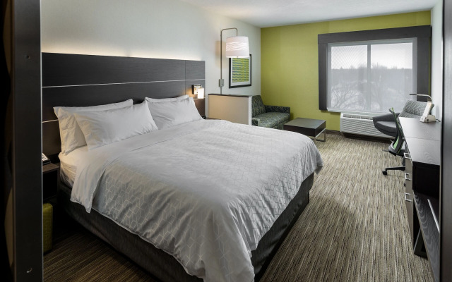 Holiday Inn Express & Suites Brandon by IHG